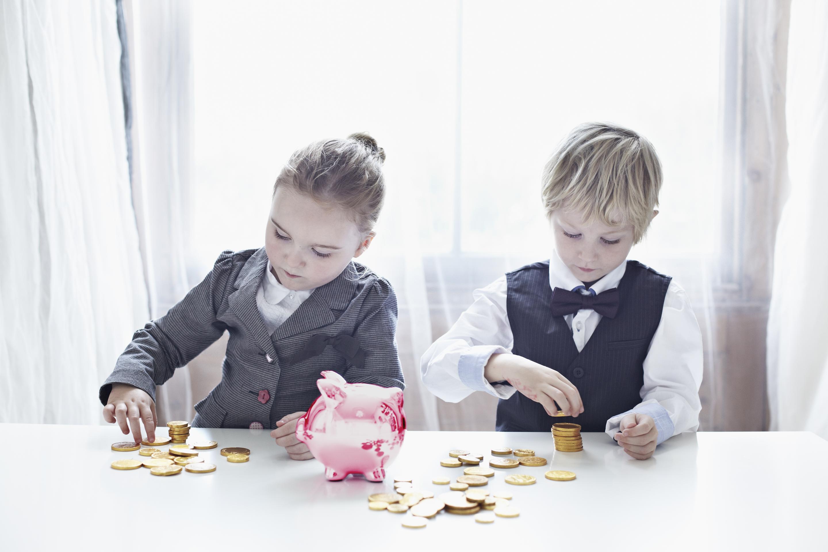 Карманные расходы: как научить ребенка ценить деньги