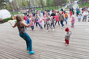 «Маёвка family» собрала москвичей в гончаровском парке