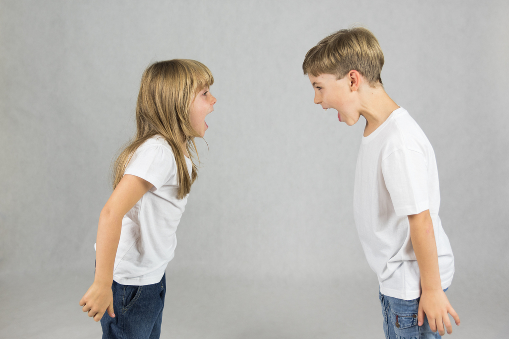 Как правильно обижать девочек: 3 фразы, которыми можно испортить сына