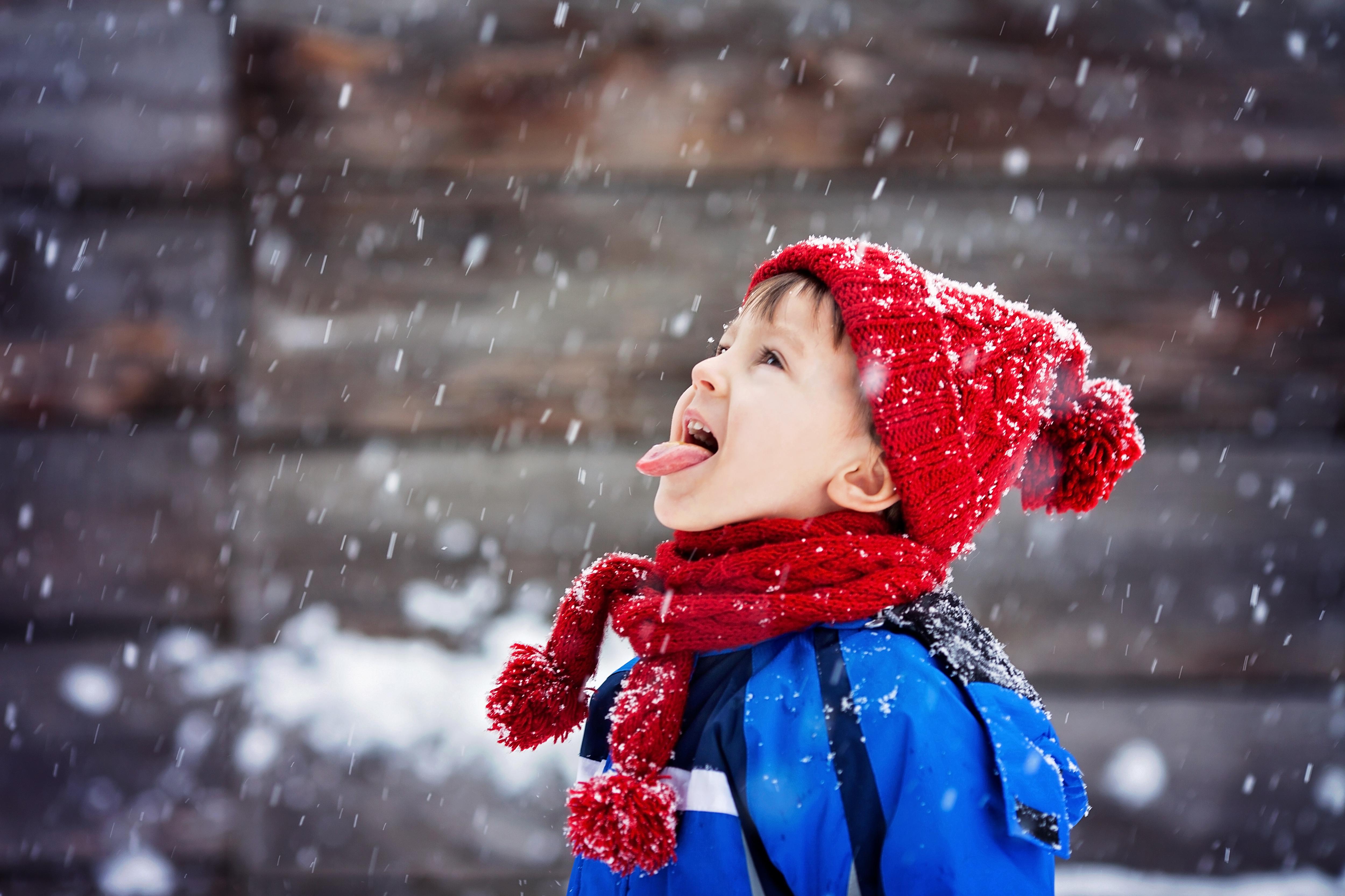 Не дай себе замерзнуть: 10 зимних игр с ребенком на улице