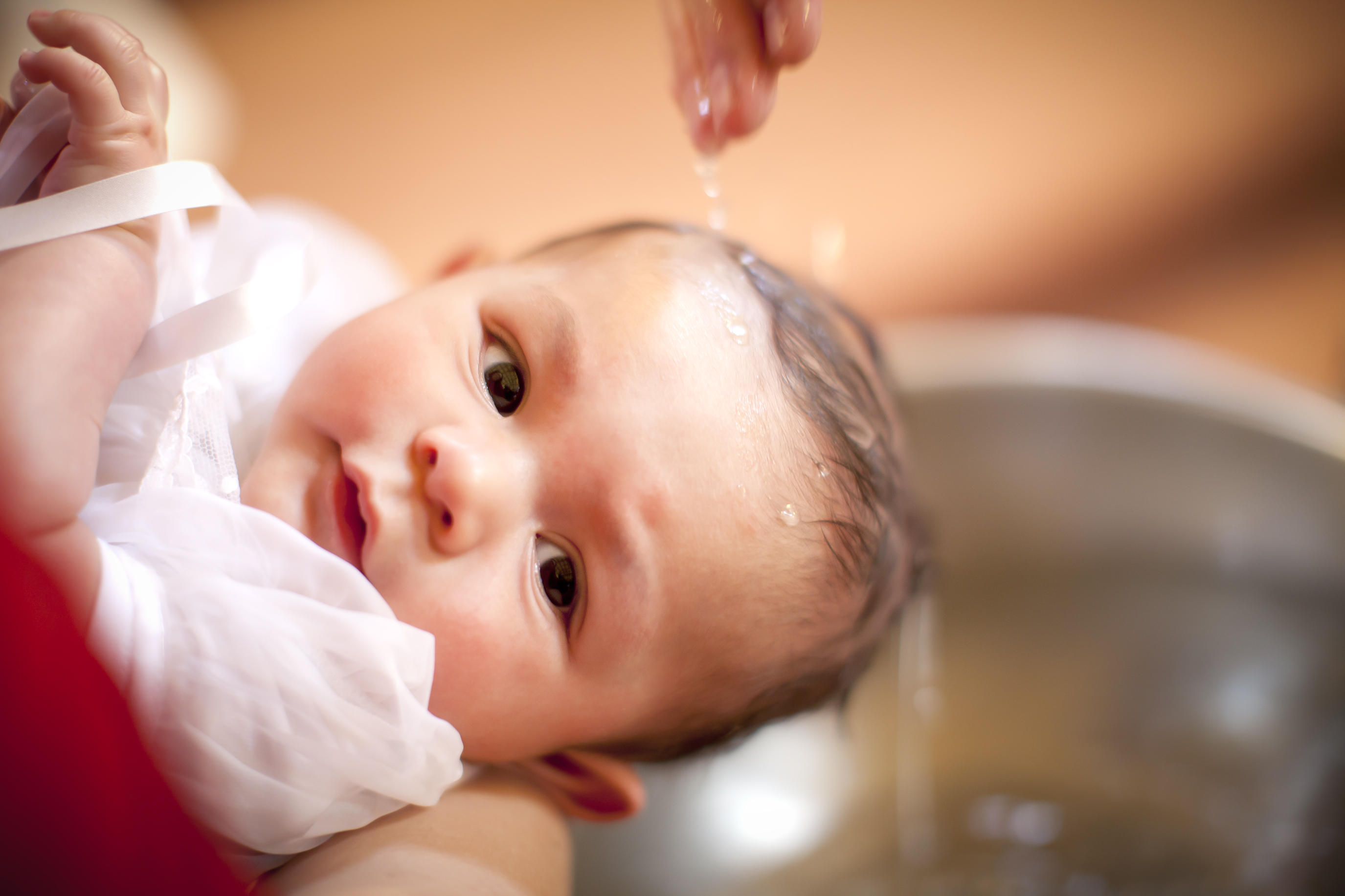 Один раз в жизни: что родители обязаны знать о крещении ребенка