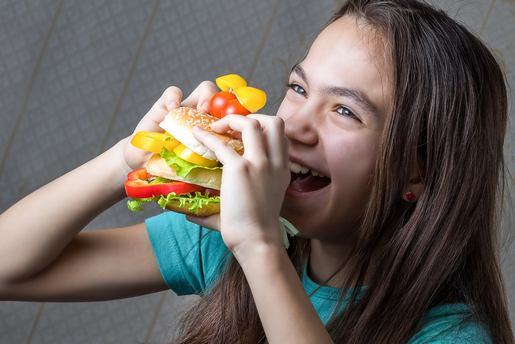 5 плохих пищевых шаблонов, которые мы прививаем детям