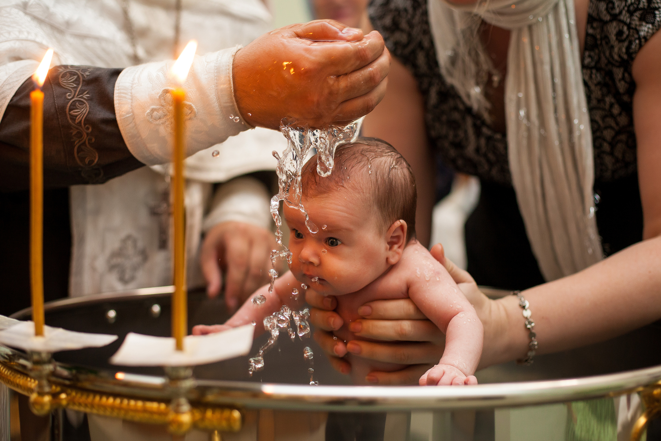 Один раз в жизни: что родители обязаны знать о крещении ребенка