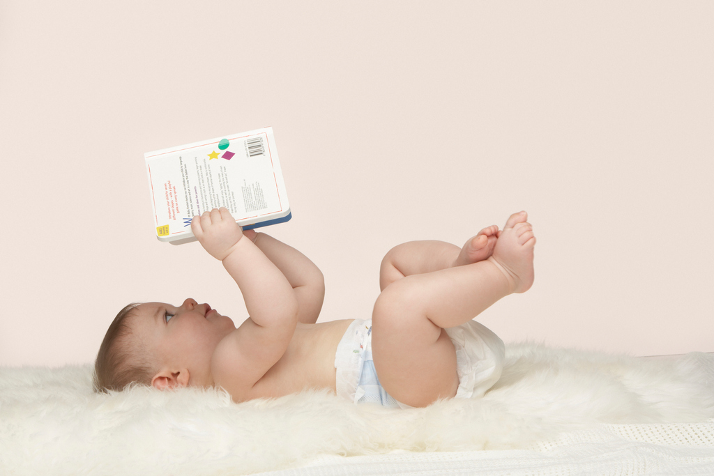 Ребенок родился: какие книжки выбрать для малыша — список