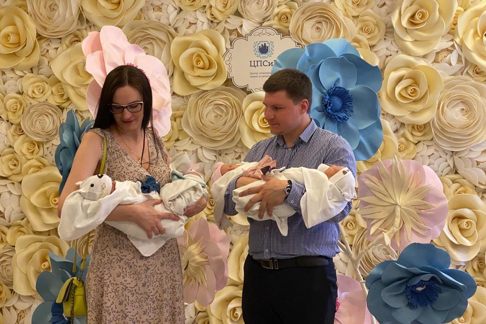 3 сыночка и дочка: в московском роддоме появились на свет четверняшки