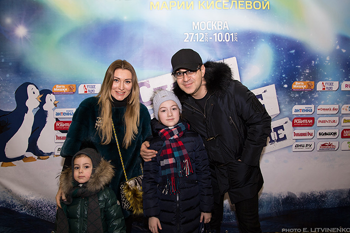 Мария Киселева с успехом показала премьеру новогоднего шоу на воде