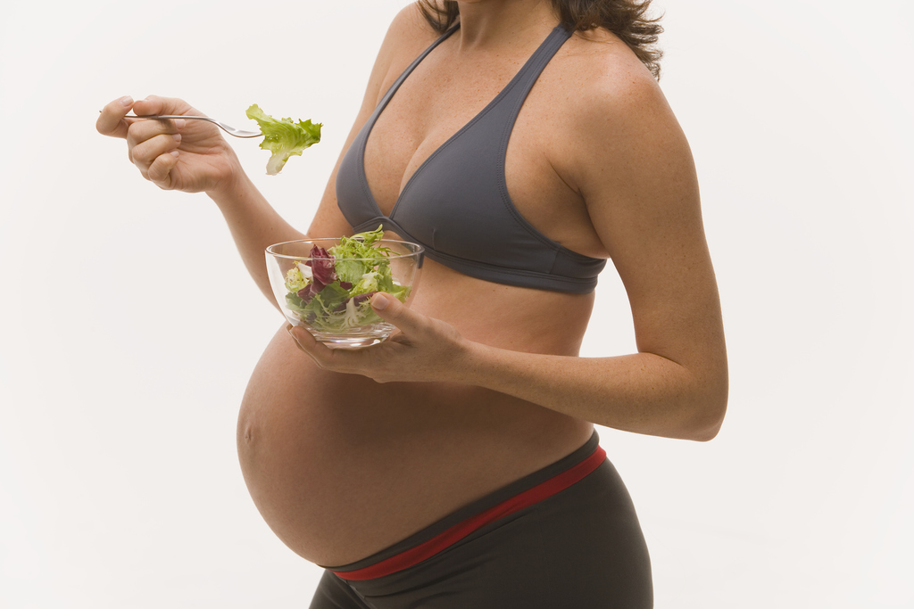 Фолиевая кислота во время беременности: зачем ее назначают