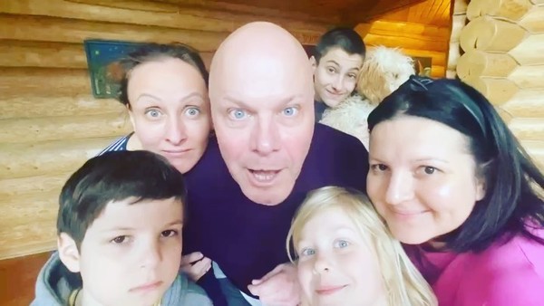 62-летний Валерий Сюткин снова стал отцом