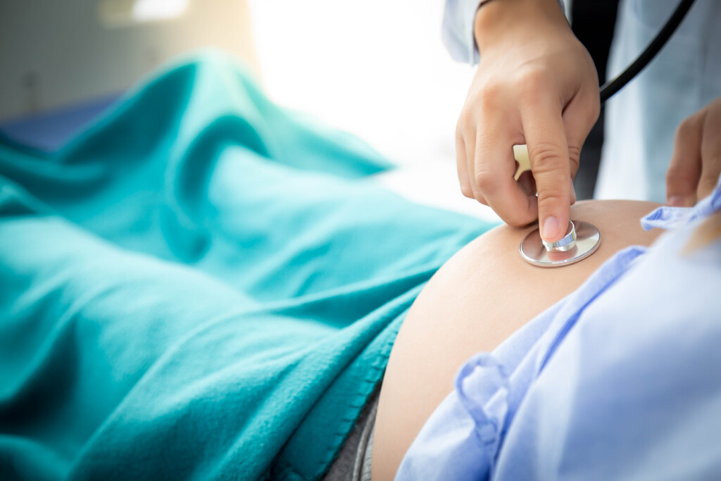 Контрольные этапы: какие анализы надо сдать во время беременности