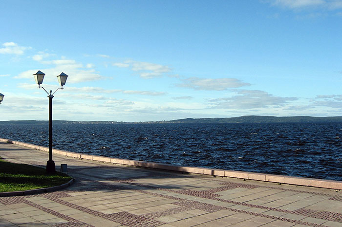 Гляжусь в озера синие: 5 озер России, где стоит провести отпуск