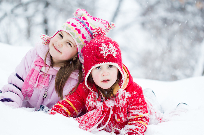 Не дай себе замерзнуть: 10 зимних игр с ребенком на улице