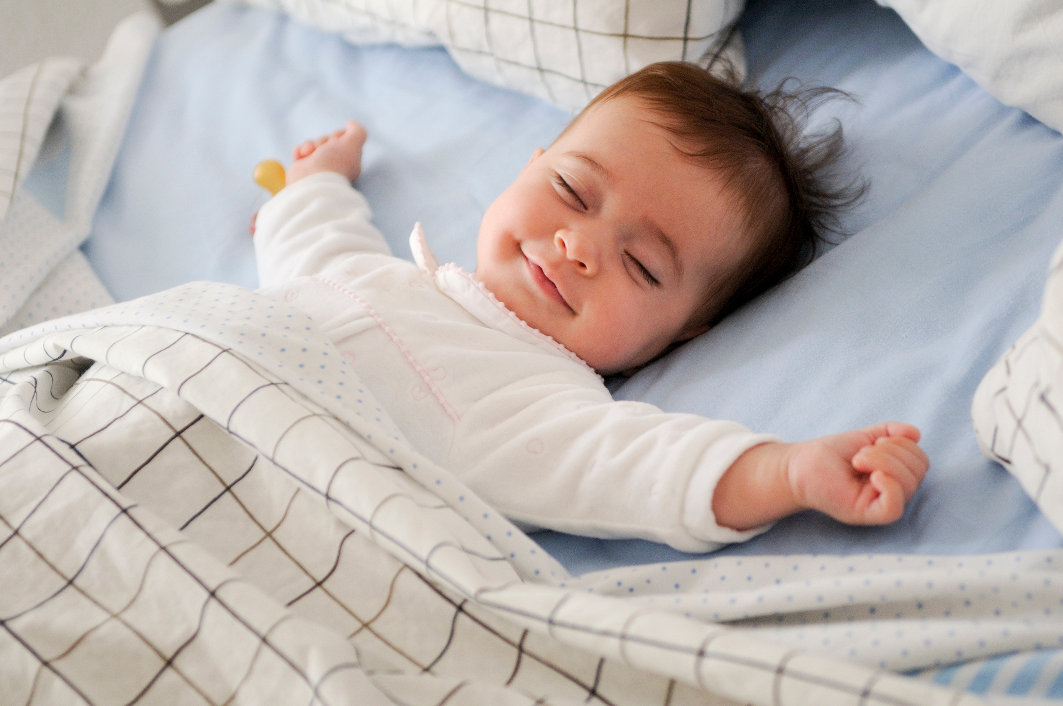 Дневной сон: почему он так важен, и как уложить ребенка спать без капризов