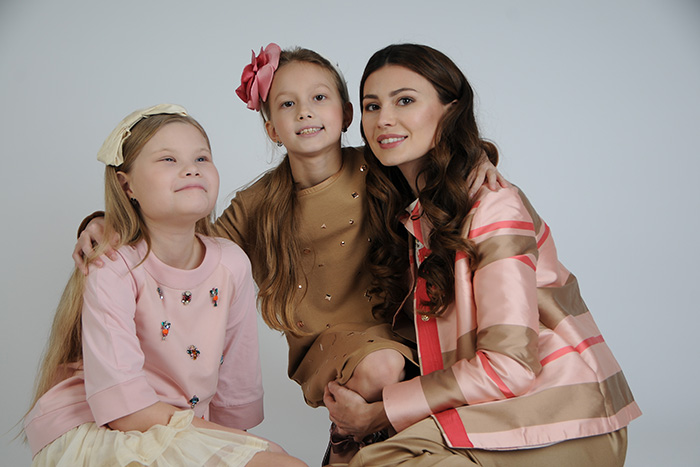 Телеведущая Ольга Ушакова: «Хочу, чтобы дочери любили себя такими, какие они есть»