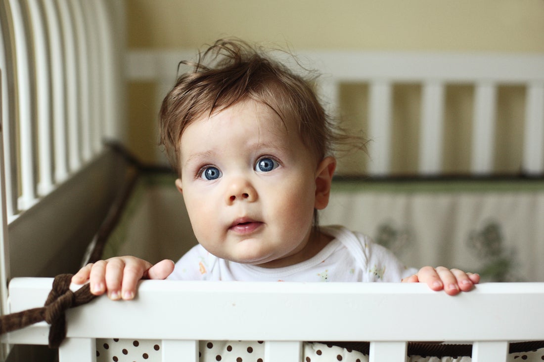 5 способов без слез переселить малыша из маленькой кроватки в большую