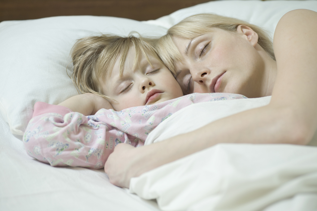 5 способов уложить ребенка спать днем