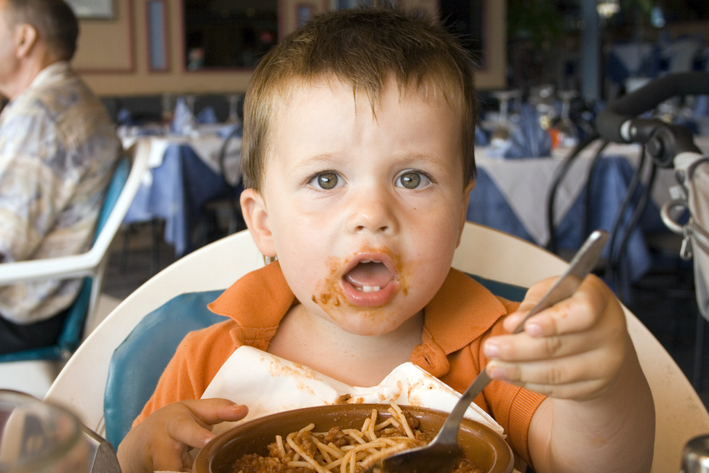 Обед без бед: самые частые детские травмы за столом
