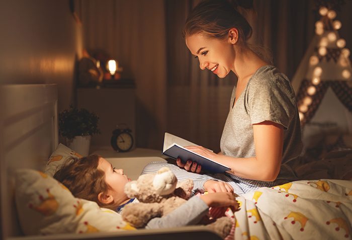 8 книг, которые можно почитать малышу на ночь