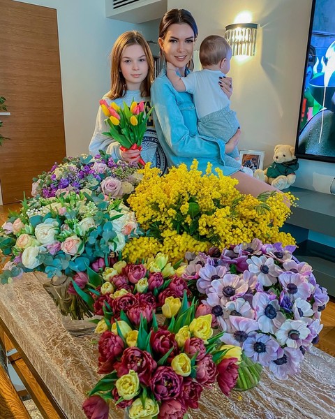 Как российские звездные мамы отметили 8 марта: 15 милейших фото