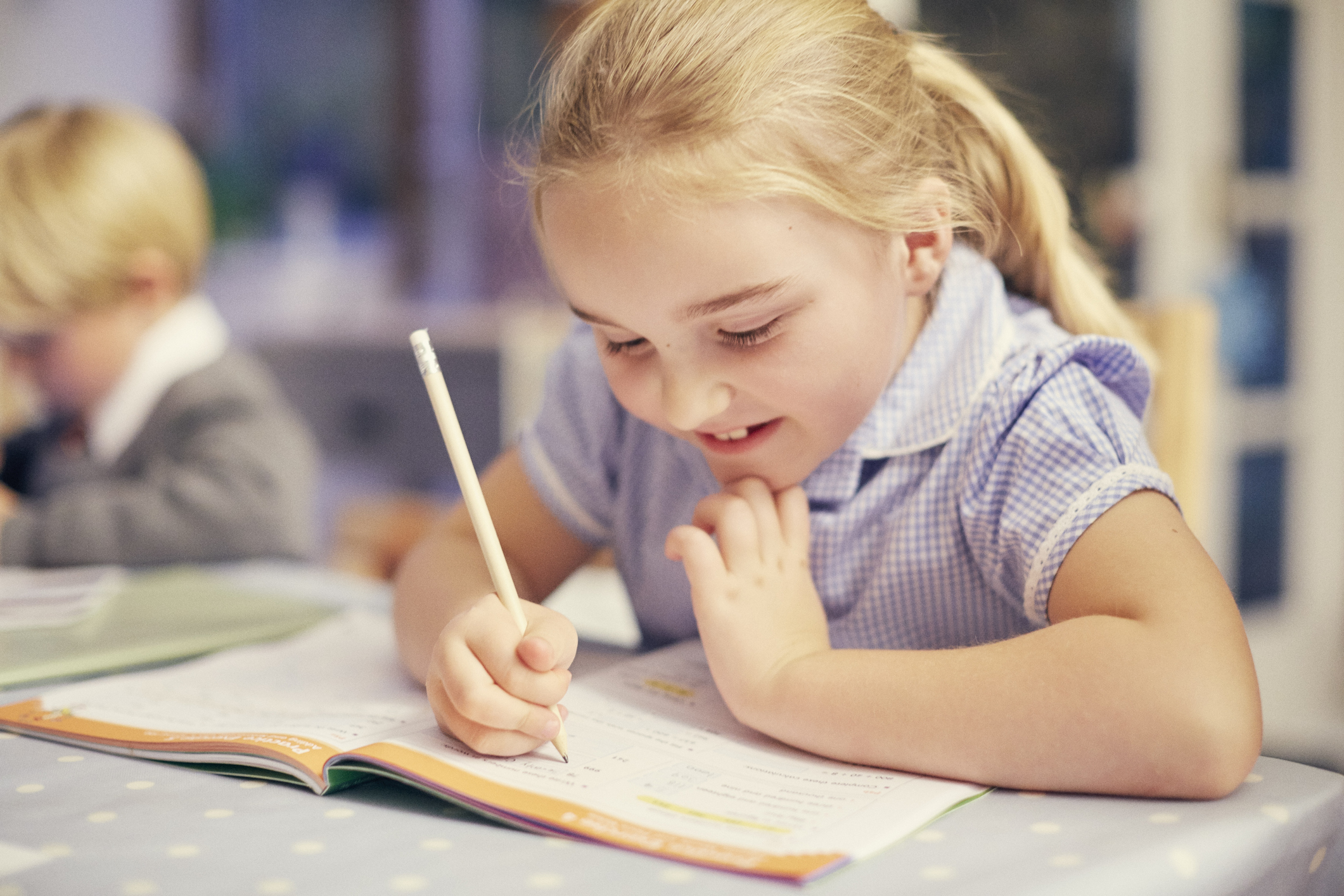 Крик души: почему в школах занижают оценки из-за почерка?