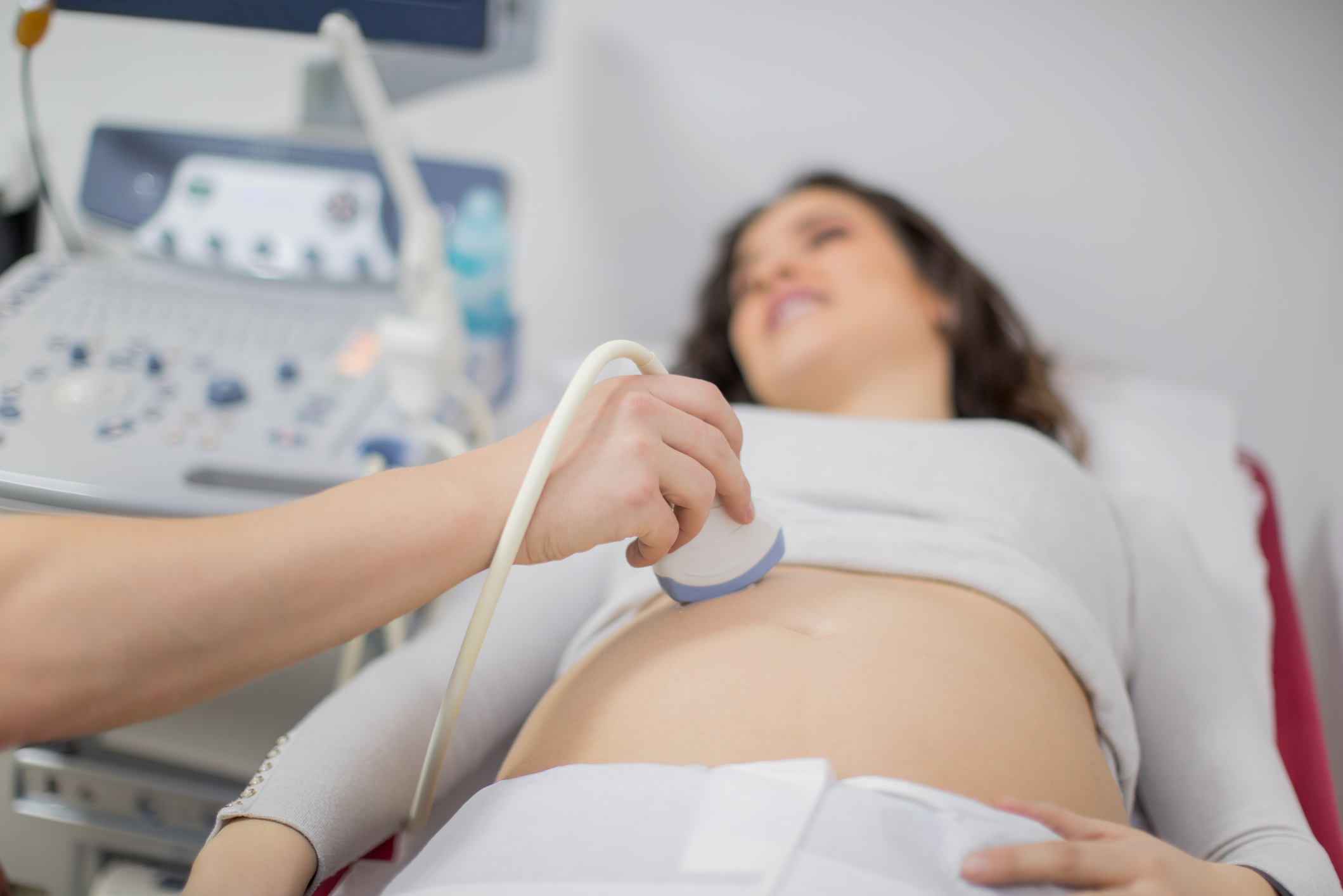 Нужно ли беременной делать третье УЗИ, если его официально отменили