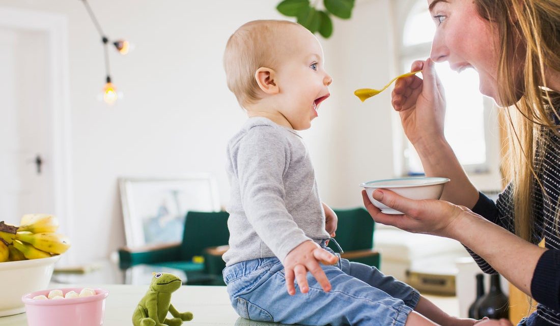 Как кормить ребенка: диетолог назвала две главные ошибки родителей