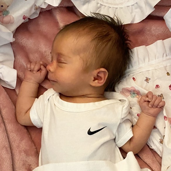 Сладкий мамин кроха: 50 умилительных фото спящих малышей