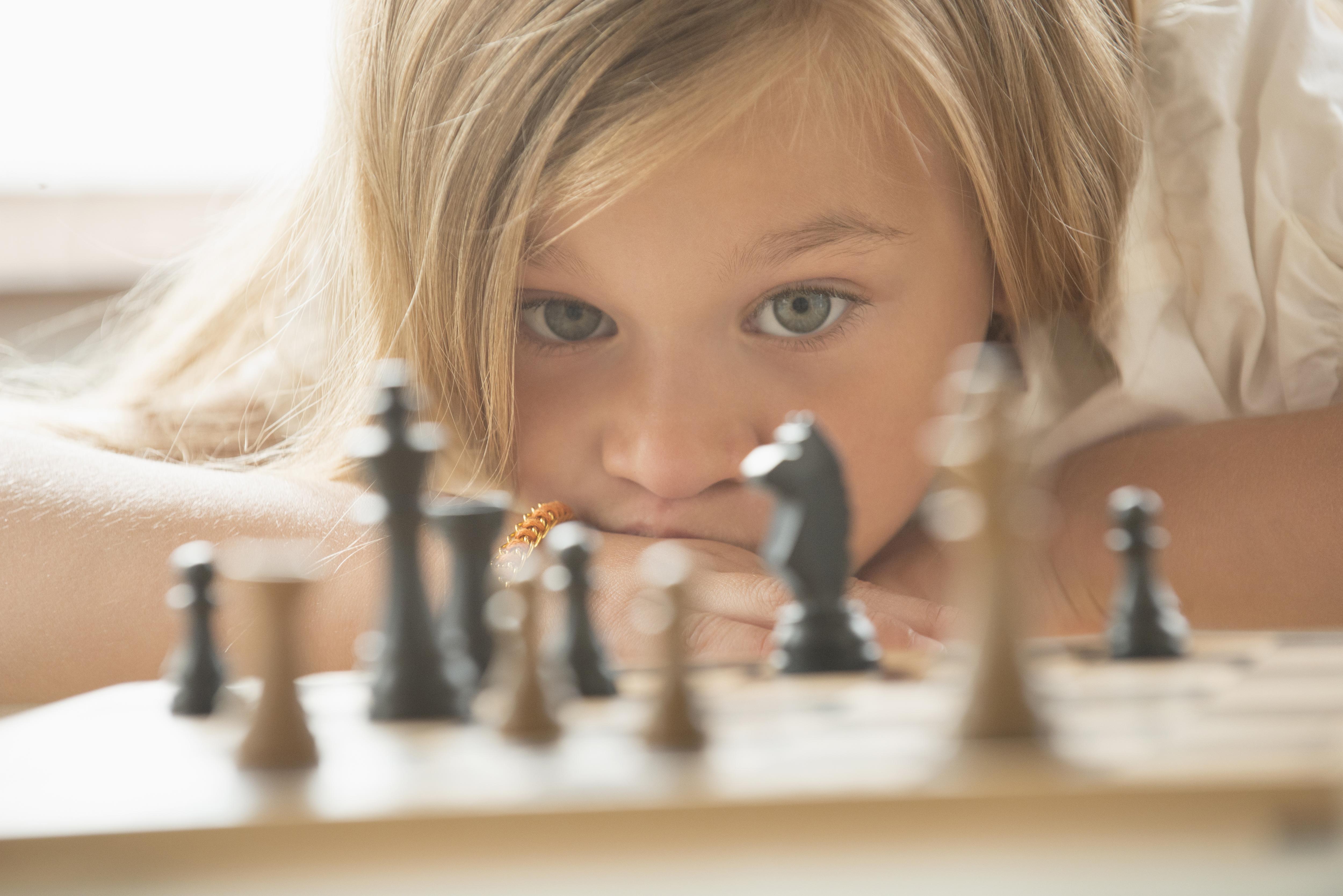 шахматы, шахматы для детей, шахматы для детей обучение, навыки, которые дают шахматы детям, раннее развитие, с какого возраста обучать шахматам