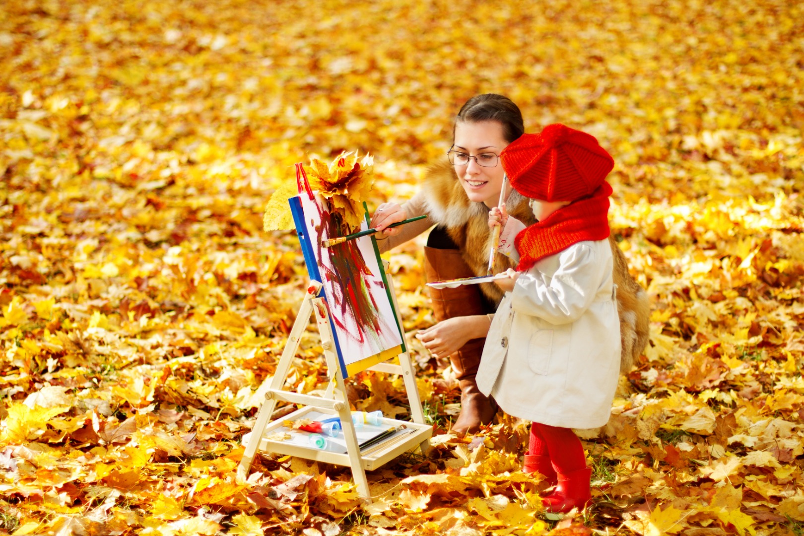 Фото №1 - Рисуем с ребенком осень: 5 интересных способов