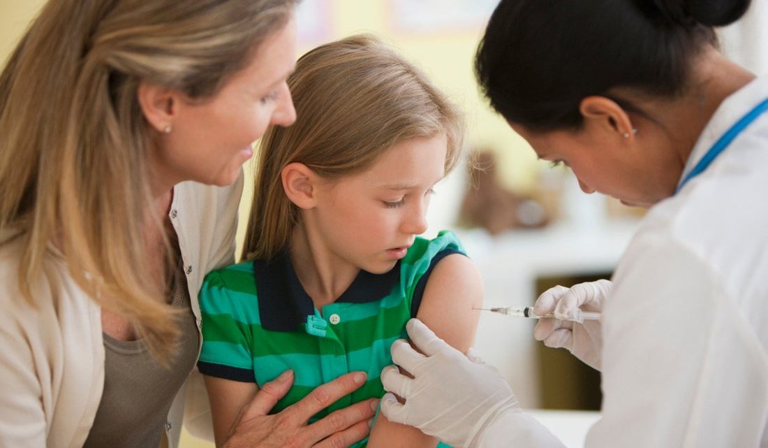 Реакции ребенка на прививку: в каких случаях нужно срочно к врачу