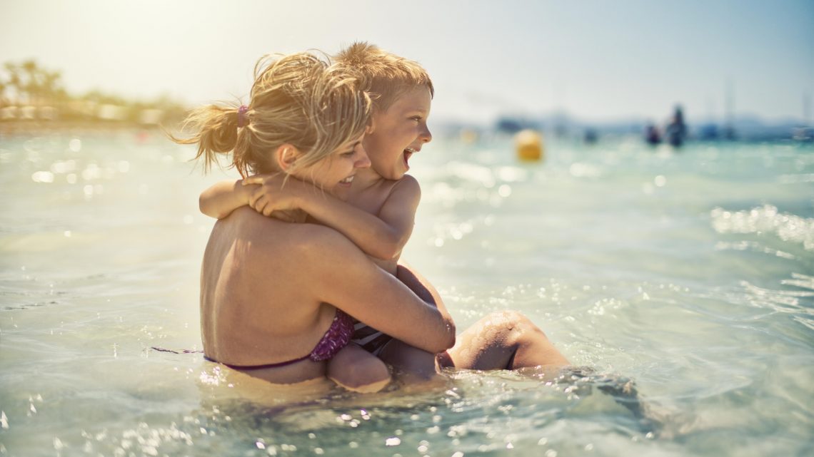 Море как лекарство: почему для детского здоровья так важен мамин отпуск