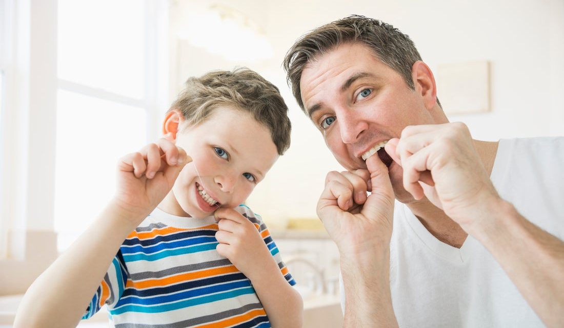 «С какого возраста ребенку можно пользоваться зубной нитью?»