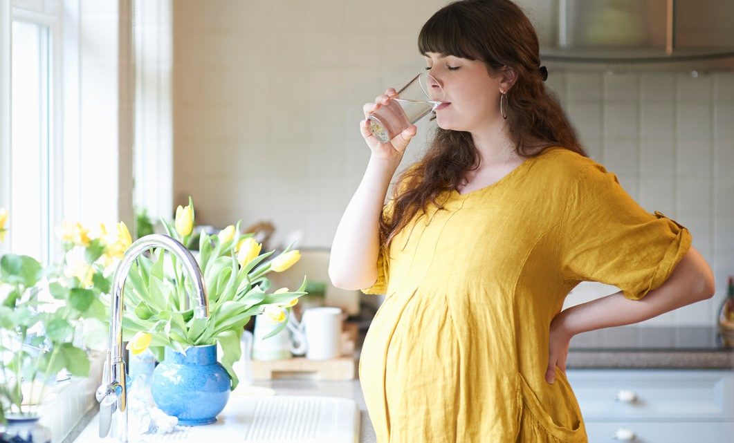 Особо опасны: бытовые яды, с которыми беременные сталкиваются каждый день