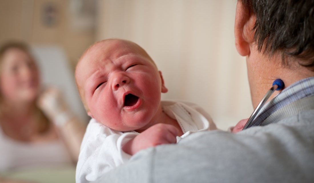 Могут ли псевдокисты в мозге новорожденного рассосаться самостоятельно — отвечает невролог