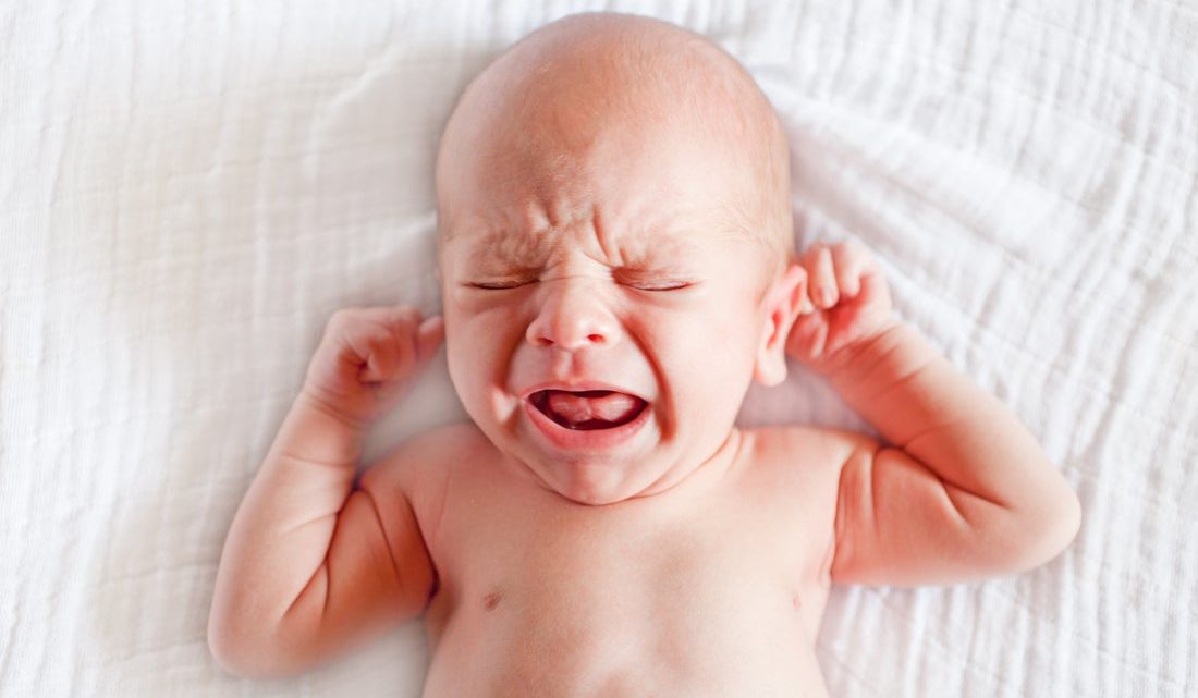 Почему малыш кричит и плачет во сне: мнение педиатра