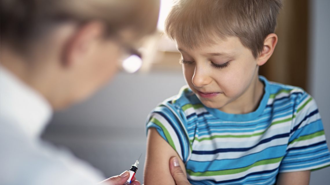 ВОЗ: из-за коронавируса 23 млн детей остались без плановых прививок