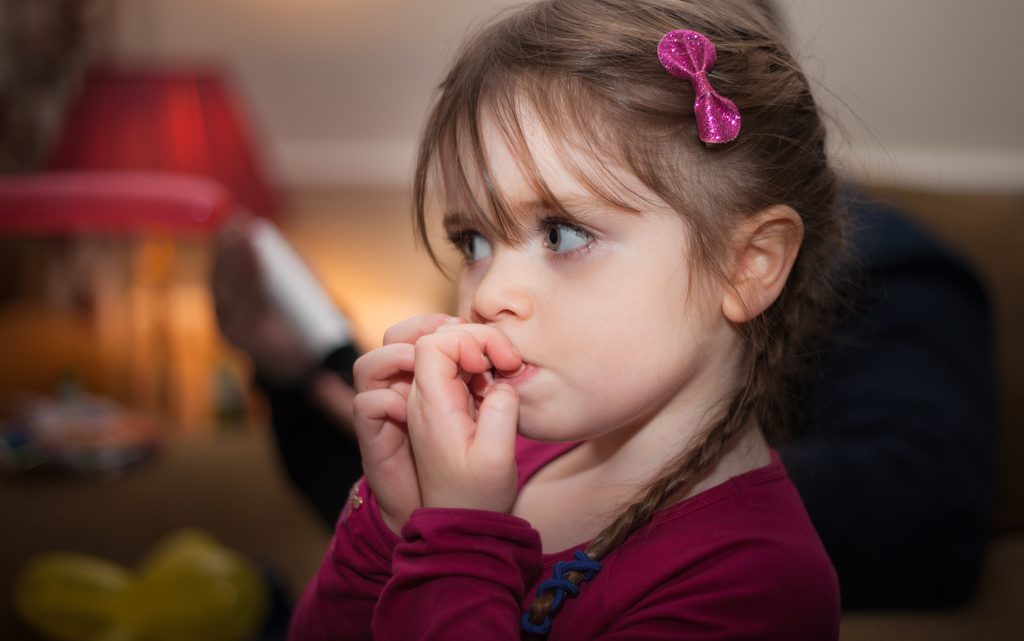 Что говорят о здоровье ребенка круги под глазами: объясняет врач