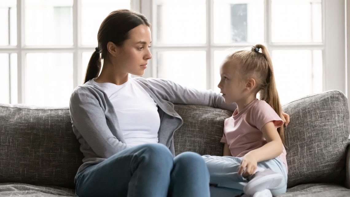 Психолог назвала 6 худших советов, которые родители могут дать детям