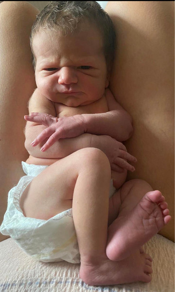 Мама, роди меня обратно! 25 забавных фото младенцев, которые уже познали жизнь