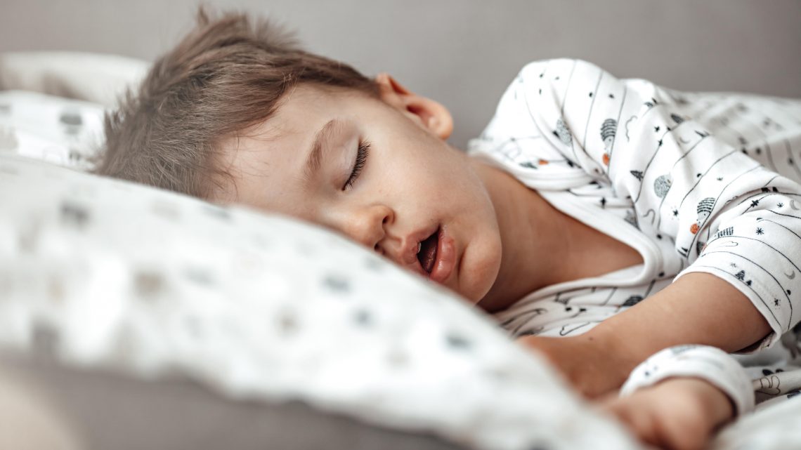 Если малыш не спит: действенная методика, которая помогает наладить детский сон