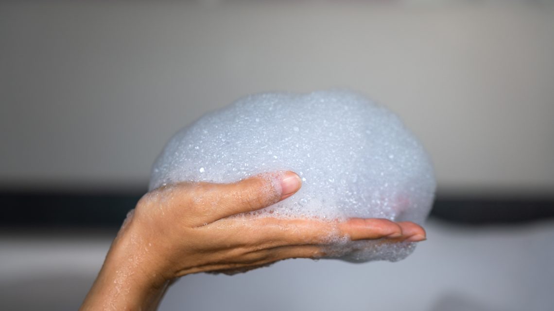 «Можно ли пользоваться хозяйственным мылом для интимной гигиены?»