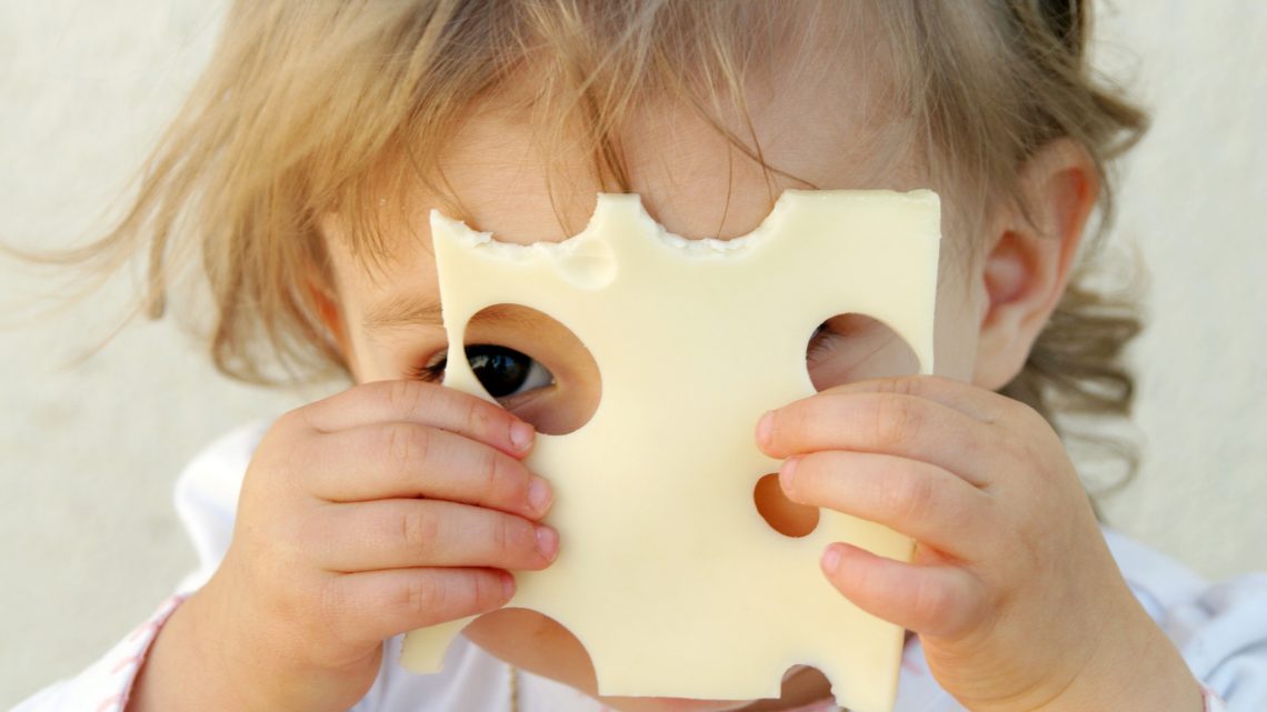 С какого возраста можно начинать давать ребенку сыр