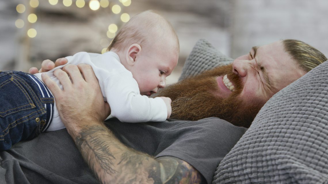 Ученые рассказали, почему бородатых мужчин нельзя подпускать к детям