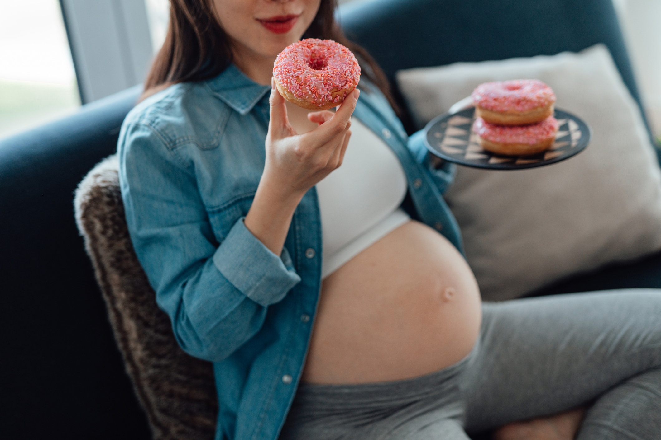 Фото №1 - Не только лишний вес: 5 причин отказаться от сладкого во время беременности