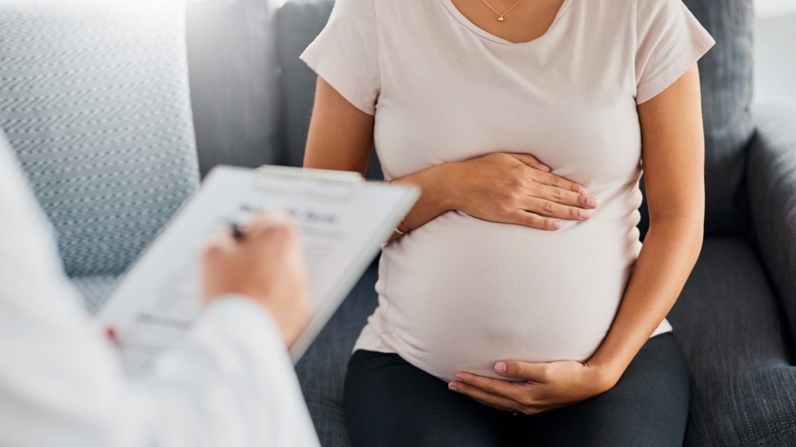 «Могут ли беременную не пустить в роддом без прививки от коронавируса?»