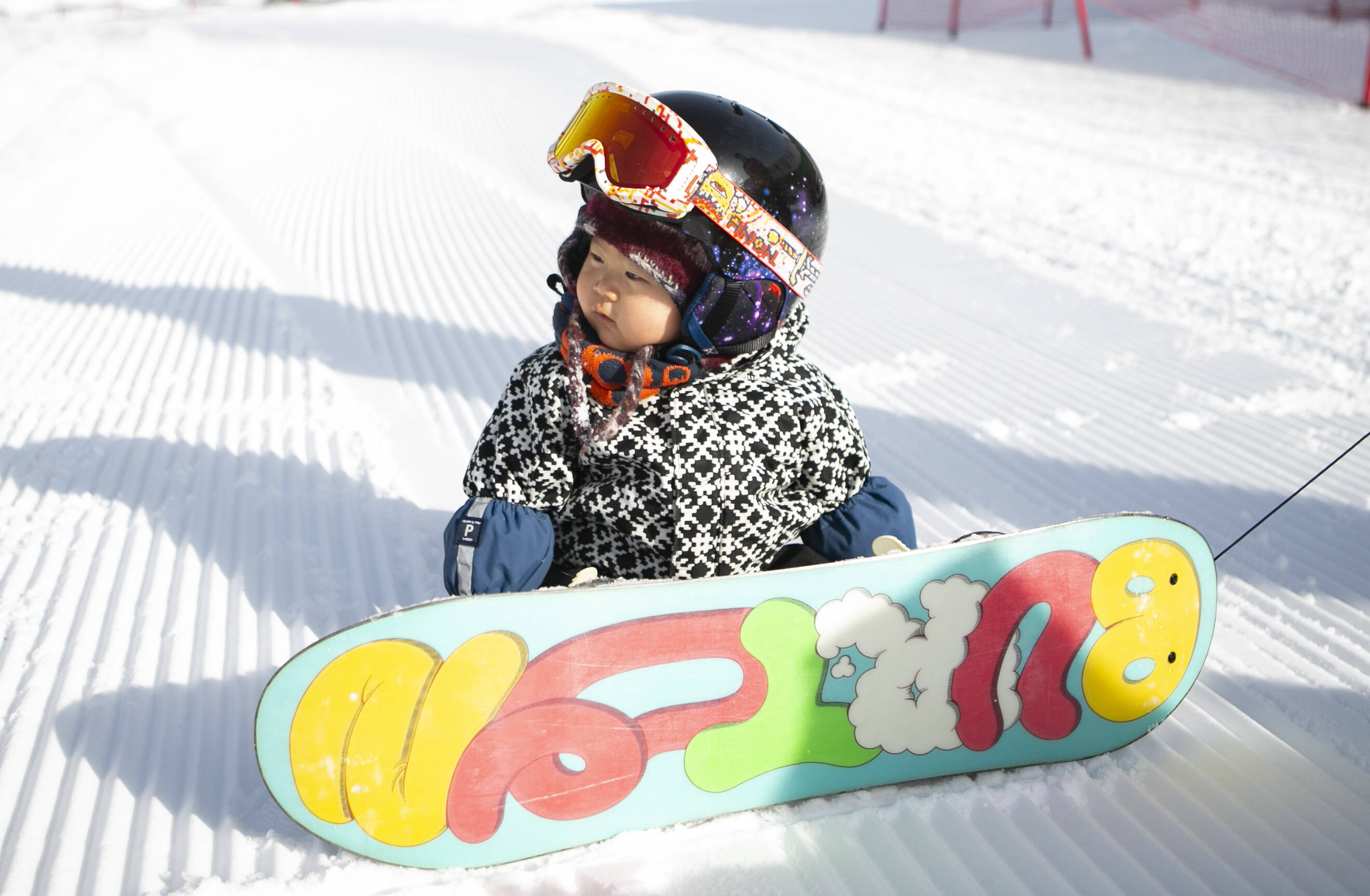 11-месячная девочка встала на сноуборд раньше, чем научилась ходить