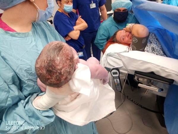 Женщина родила ребенка-гиганта весом почти 7 кг