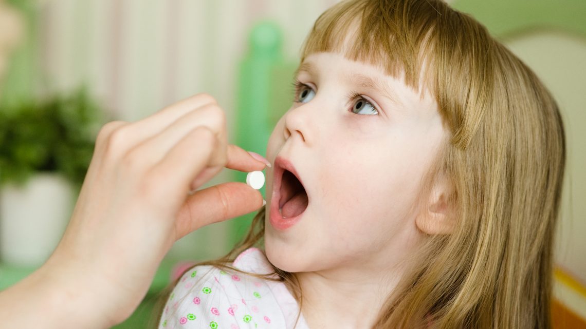 Комаровский назвал главные ошибки родителей при лечении детей антибиотиками