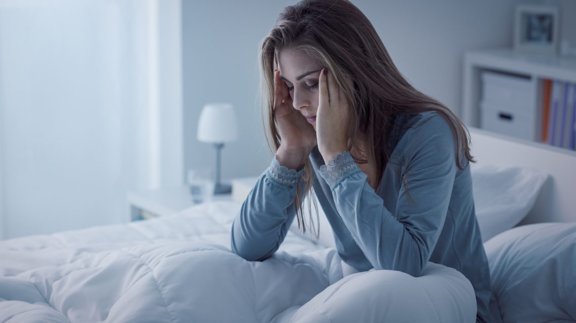 Депрессия во время месячных: как гормоны влияют на наше настроение