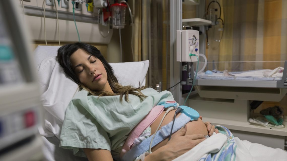 Можно ли на самом деле родить без анестезии — и без боли