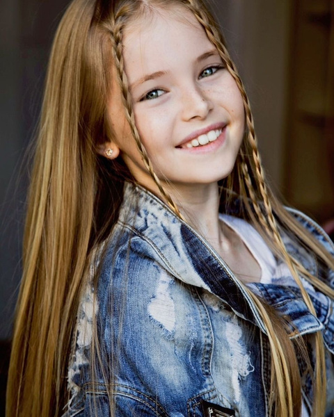10 простых и стильных причесок для девочек на разную длину волос